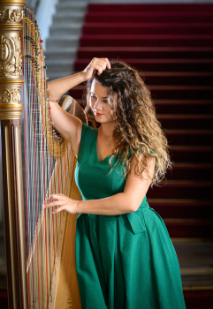 @Petra Hajská - Harfistka Roxana Hädler - Stirská